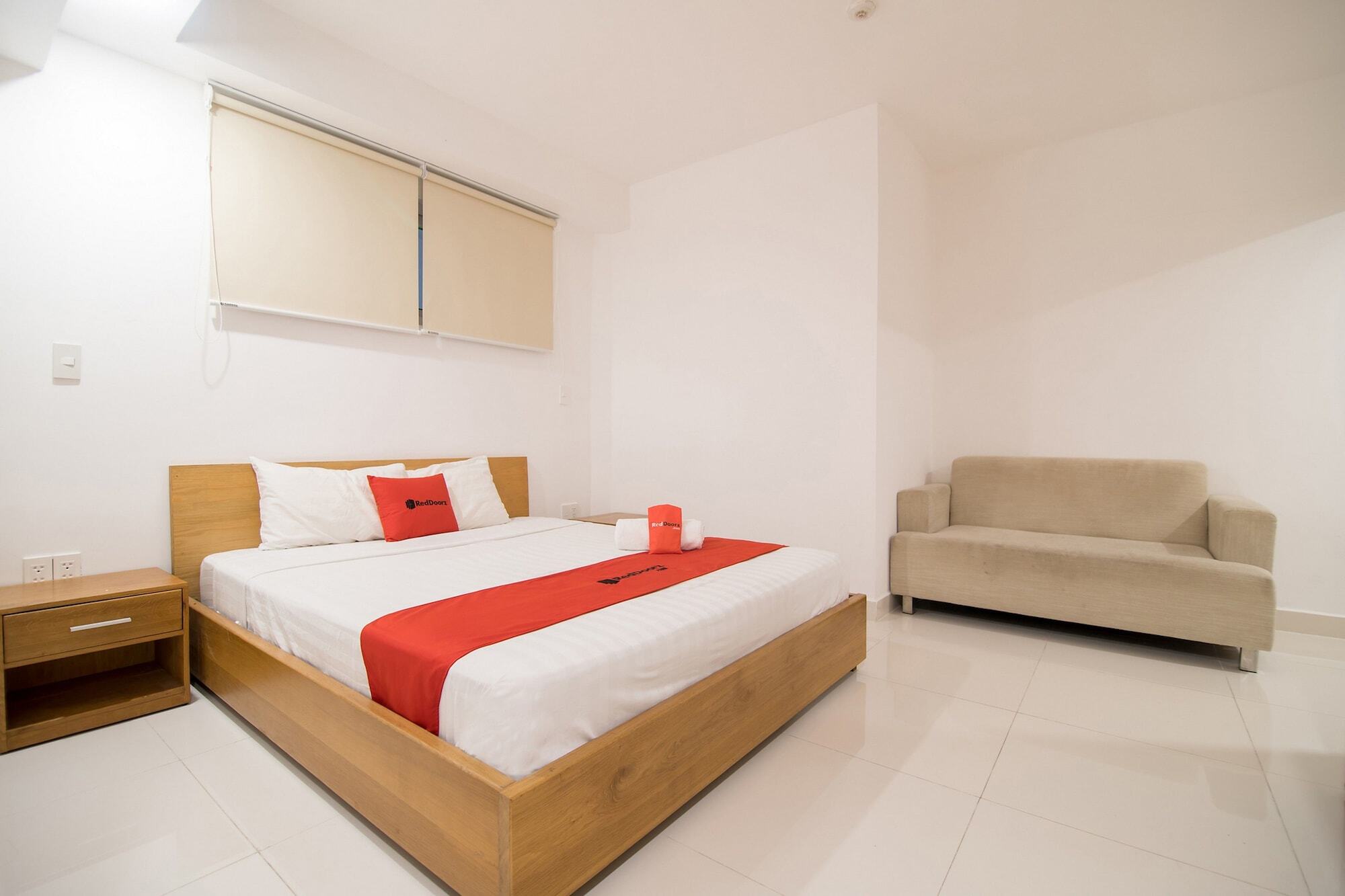 Reddoorz Plus Near Secc D7 Ho-Chi-Minh-Stadt Exterior foto